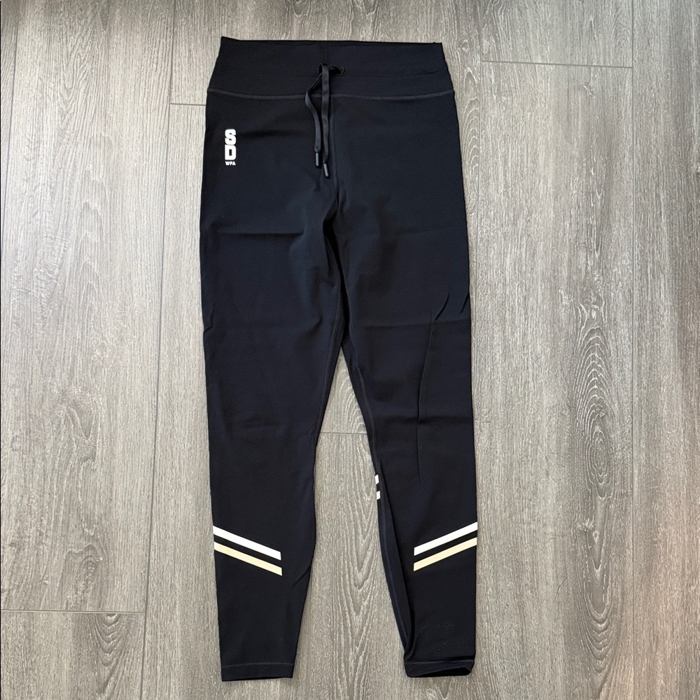 White Fox x Sarah’s Day leggings